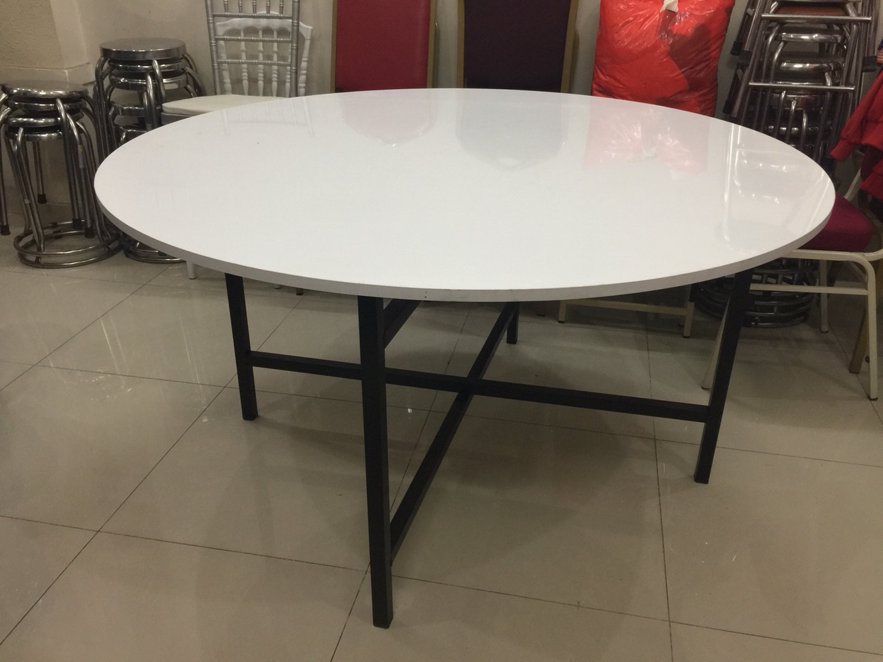 Bàn tròn nhà hàng mặt gỗ MDF dày 18mm, đường kính 1.4m - BG14 Bàn tròn nhà hàng mặt gỗ MDF dày 18mm, đường kính 1.4m - BG14